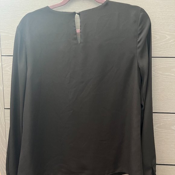 Leyden Black V Neck top - Picture 3 of 3